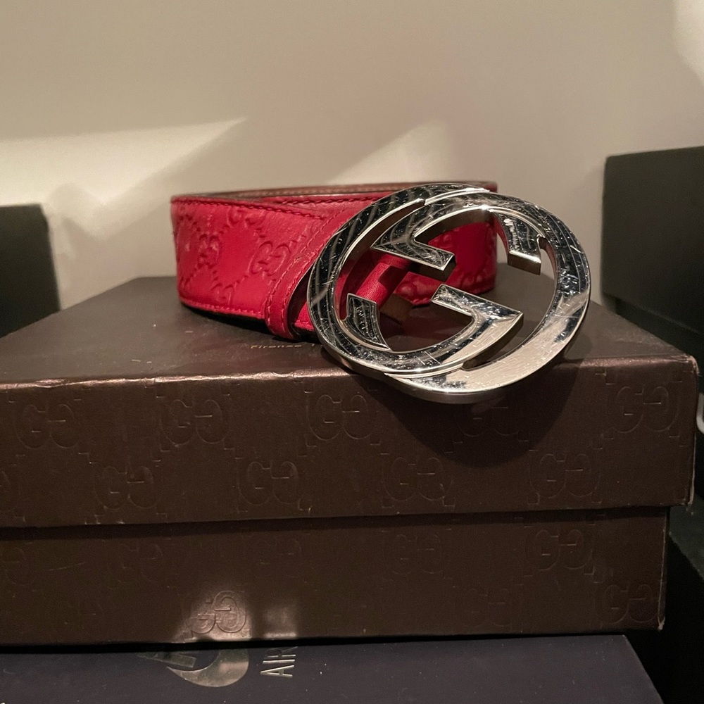 Red Gucci belt